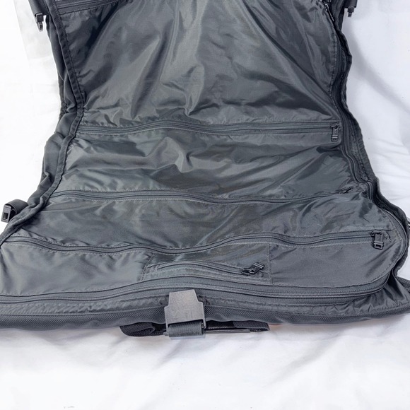 Tumi Garment Bag Travel Suitcase Carry On Luggage Black With Storage Bag - Picture 7 of 11